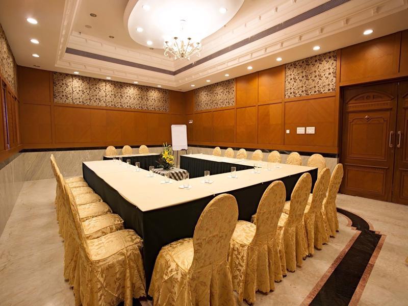 Jp Chennai Hotel Экстерьер фото